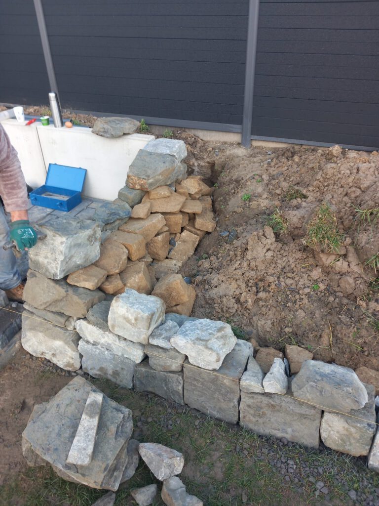 Trockenmauer aus Naturstein in Bad Oeynhausen