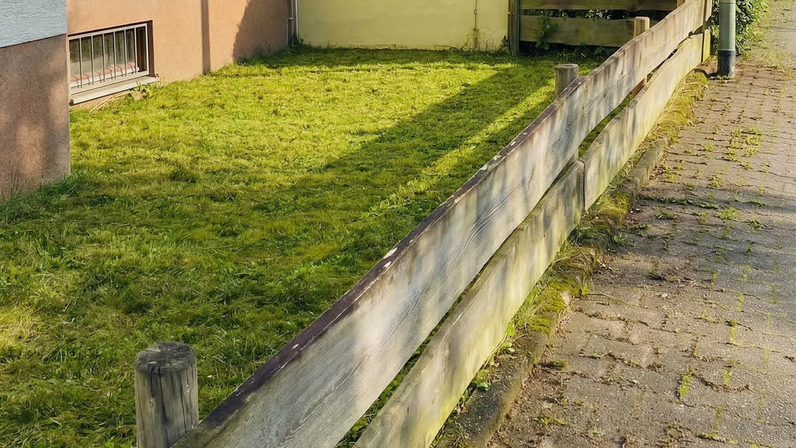 Fertig gestalteter Garten mit Naturstein